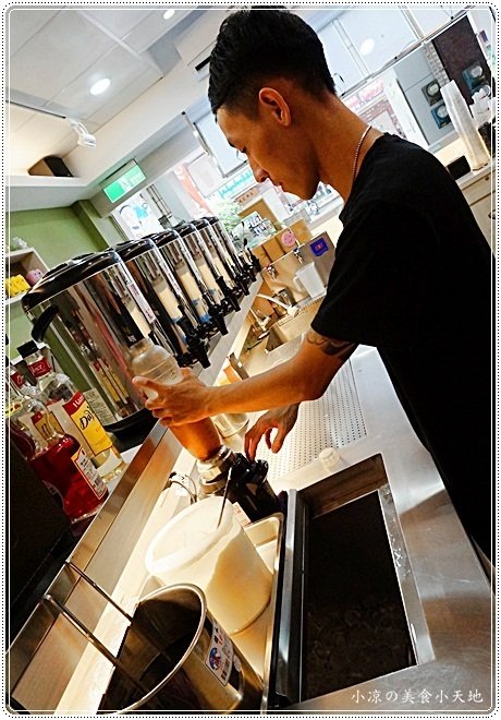 陽光杯子 品咖啡&人文茶:台中西區』陽光杯子║手搖飲料店,品咖啡&人文茶,台灣好茶清新呈現,來一杯,立即享受到透心涼的暢快感受(可外送)