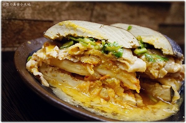 紅茶臭豆腐(西屯旗艦店)：台中西屯』紅茶臭豆腐西屯旗艦店，逢甲夜市美味小吃，臭豆腐vs麻辣煲從午餐到宵夜都滿足！