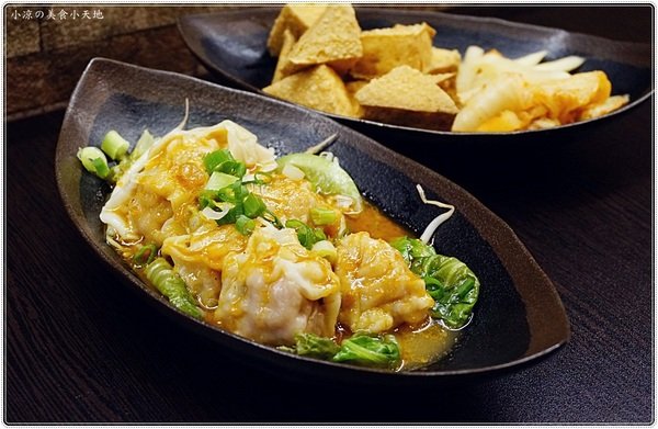 紅茶臭豆腐(西屯旗艦店)：台中西屯』紅茶臭豆腐西屯旗艦店，逢甲夜市美味小吃，臭豆腐vs麻辣煲從午餐到宵夜都滿足！