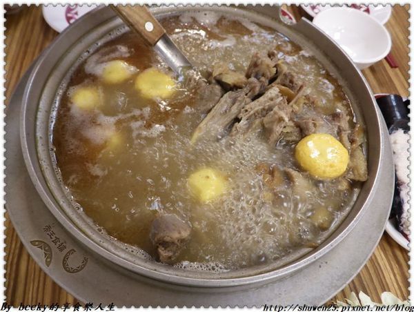 <捷運南港展覽館站>南港薑母鴨/冬令進補/養生鍋物/帝王食補/薑母鴨套餐/金瓜泡芙球/黃金麵線/遵循古法/37年來堅持每份的帝王比例