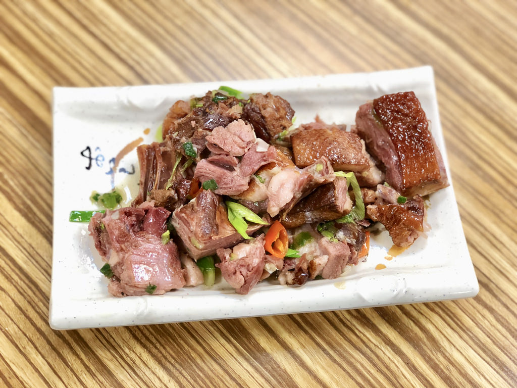 [台北南港] 帝王食補台灣黑金老菜脯 x 香甜多汁黃金雞 / 菜脯雞清爽回甘養生鍋物／捷運南港展覽館