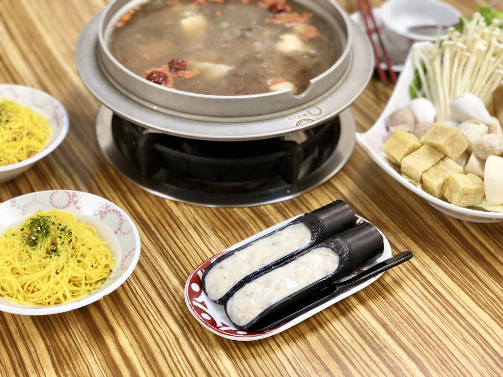 [台北南港] 帝王食補台灣黑金老菜脯 x 香甜多汁黃金雞 / 菜脯雞清爽回甘養生鍋物／捷運南港展覽館