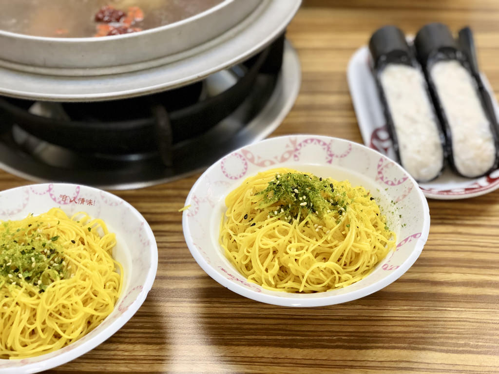 [台北南港] 帝王食補台灣黑金老菜脯 x 香甜多汁黃金雞 / 菜脯雞清爽回甘養生鍋物／捷運南港展覽館