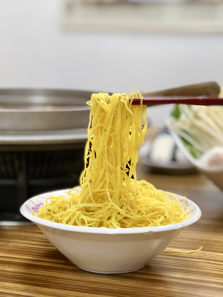 [台北南港] 帝王食補台灣黑金老菜脯 x 香甜多汁黃金雞 / 菜脯雞清爽回甘養生鍋物／捷運南港展覽館