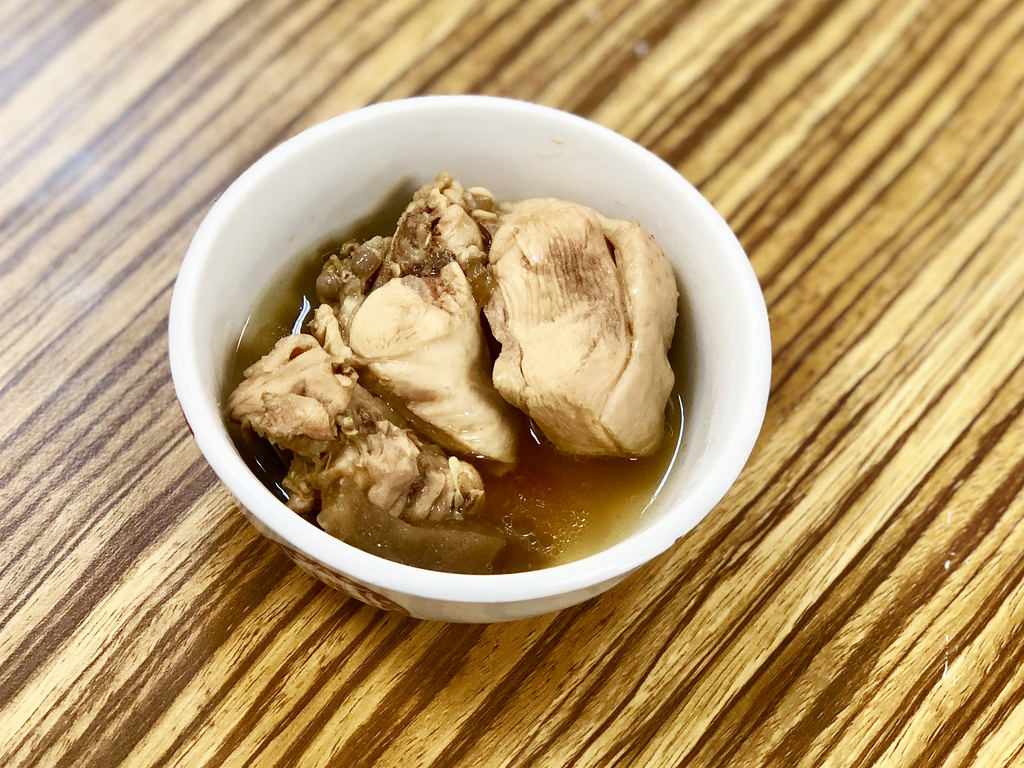 [台北南港] 帝王食補台灣黑金老菜脯 x 香甜多汁黃金雞 / 菜脯雞清爽回甘養生鍋物／捷運南港展覽館