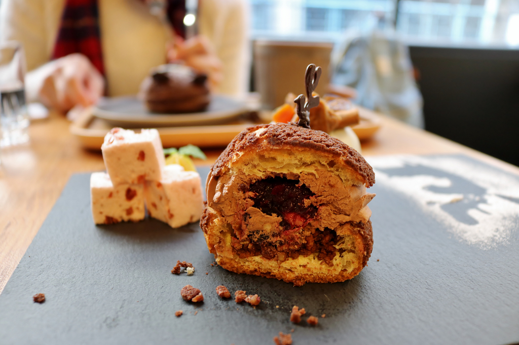 台北｜Arukinomoli 有木之森Cafe 二訪 聖誕節限定甜點 迪化街咖啡廳推薦 - 奇奇一起玩樂趣