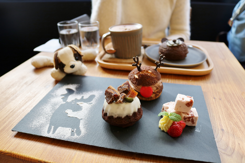 台北｜Arukinomoli 有木之森Cafe 二訪 聖誕節限定甜點 迪化街咖啡廳推薦 - 奇奇一起玩樂趣