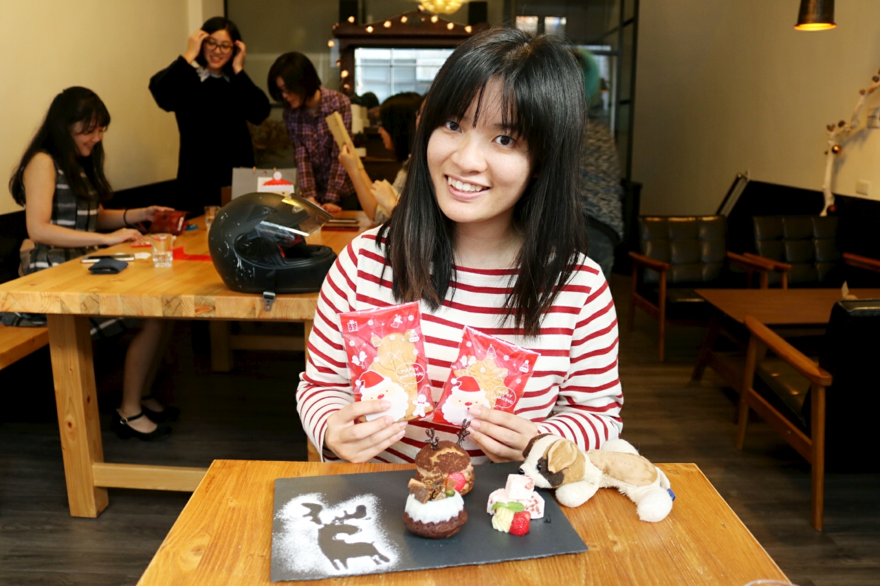 台北｜Arukinomoli 有木之森Cafe 二訪 聖誕節限定甜點 迪化街咖啡廳推薦 - 奇奇一起玩樂趣
