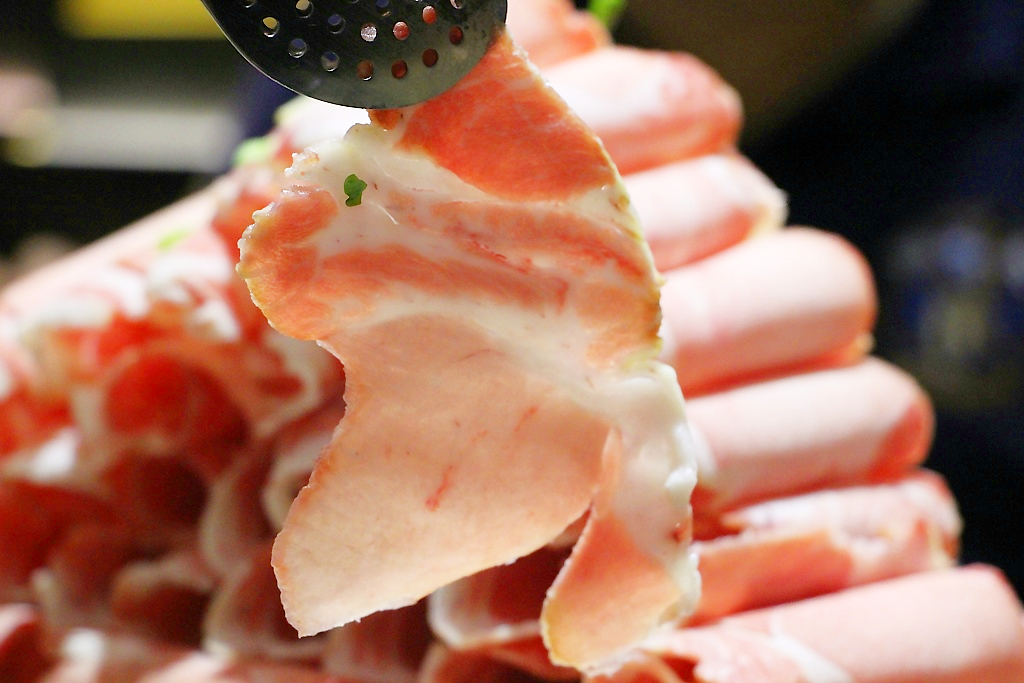 西區|台中肉食系新選擇，肉多多火鍋，叫你吃肉吃到怕。 - 微笑Joe幸運