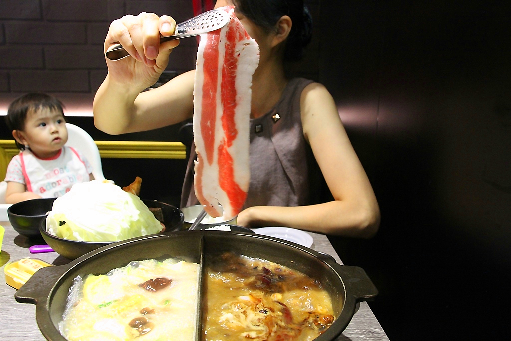 西區|台中肉食系新選擇，肉多多火鍋，叫你吃肉吃到怕。 - 微笑Joe幸運