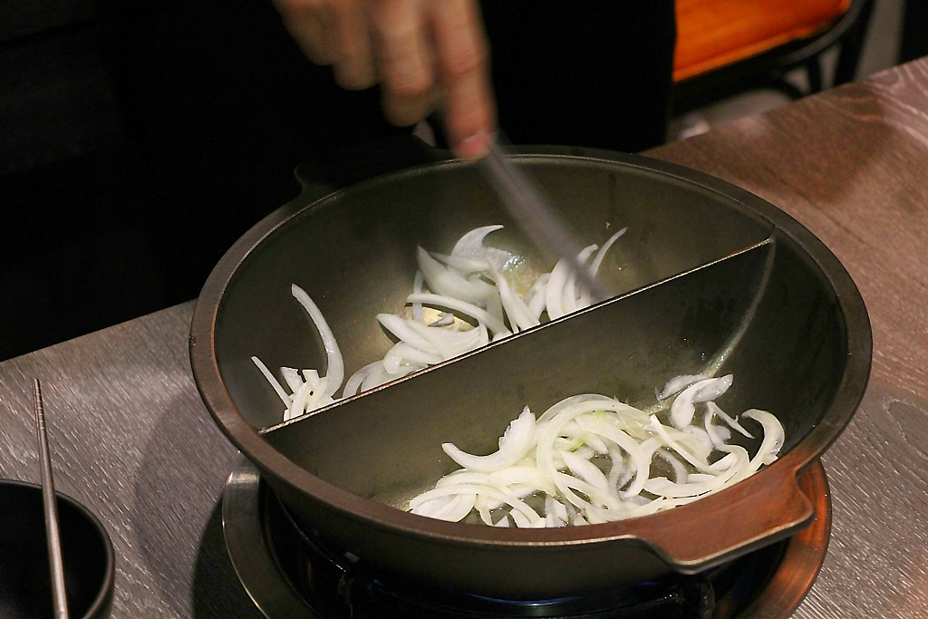 西區|台中肉食系新選擇，肉多多火鍋，叫你吃肉吃到怕。 - 微笑Joe幸運