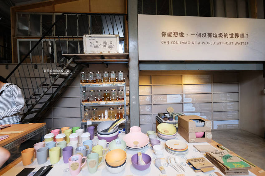 台中大里│家務室友善環境生活雜貨-喜愛二樓像小閣樓秘密基地的下午茶甜點空間 - 藍色起士的美食主義