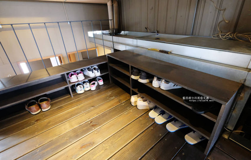 台中大里│家務室友善環境生活雜貨-喜愛二樓像小閣樓秘密基地的下午茶甜點空間 - 藍色起士的美食主義