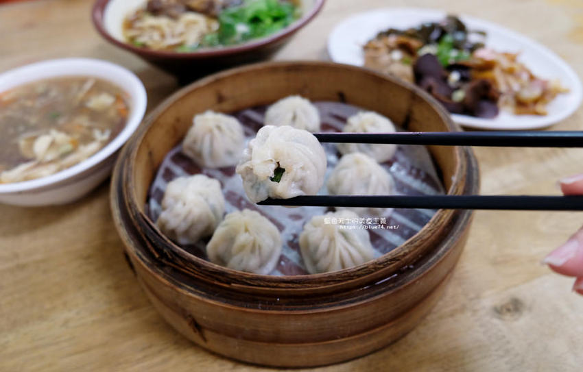 台中大里│家務室友善環境生活雜貨-喜愛二樓像小閣樓秘密基地的下午茶甜點空間 - 藍色起士的美食主義