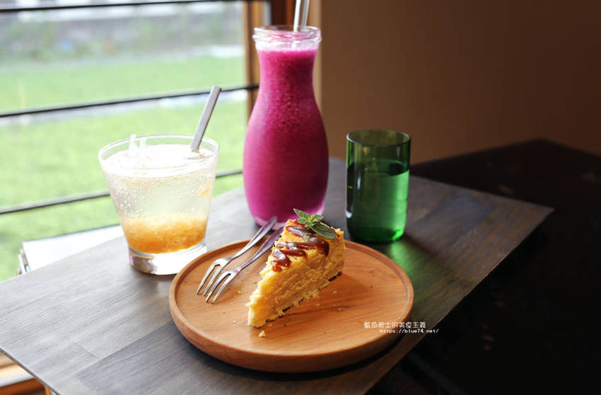 台中大里│家務室友善環境生活雜貨-喜愛二樓像小閣樓秘密基地的下午茶甜點空間 - 藍色起士的美食主義