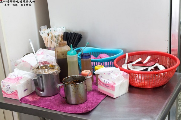 阿興排骨拉麵：高雄鳳山︱阿興排骨拉麵  加10元麵的份量，恐怖的飽撐啊！