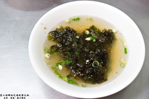 阿興排骨拉麵：高雄鳳山︱阿興排骨拉麵  加10元麵的份量，恐怖的飽撐啊！