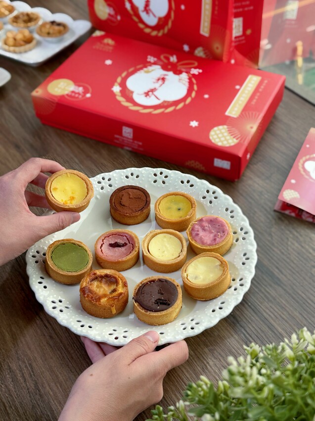 [台南永康] 鮮粹集烘焙坊｜台南必買伴手禮｜年節限定禮盒開箱！10款低溫小塔｜超好吃堅果塔｜晶莎奶黃酥｜內附完整菜單！ – 萍姐愛分享