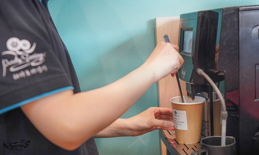 台南繽紛甜點塔｜鮮粹集烘焙坊，10種經典創新口味一次滿足！！網路團購也吃得到~ @緹雅瑪 美食旅遊趣