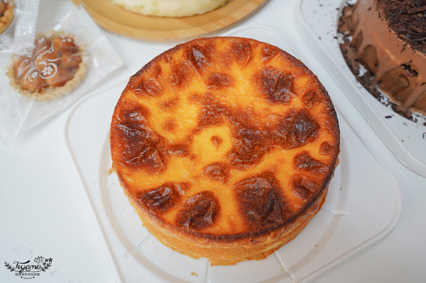 台南繽紛甜點塔｜鮮粹集烘焙坊，10種經典創新口味一次滿足！！網路團購也吃得到~ @緹雅瑪 美食旅遊趣