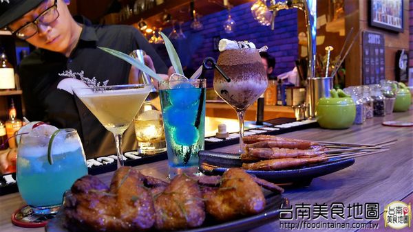 Faith Bar:【台南市-東區美食】與當季水果特調出繽紛美酒的『Faith Bar』~來場讓人悸動的微醺吧!現更不定期推出以酒會友的活動唷d=(´▽`)=b Faith Bar:【台南市-東區美食】與當季水果特調出繽紛美酒的『Faith Bar』~來場讓人悸動的微醺吧!現更不定期推出以酒會友的活動唷d=(´▽`)=b