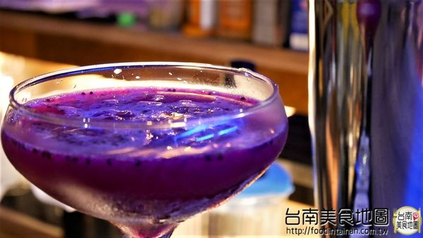 Faith Bar:【台南市-東區美食】與當季水果特調出繽紛美酒的『Faith Bar』~來場讓人悸動的微醺吧!現更不定期推出以酒會友的活動唷d=(´▽`)=b Faith Bar:【台南市-東區美食】與當季水果特調出繽紛美酒的『Faith Bar』~來場讓人悸動的微醺吧!現更不定期推出以酒會友的活動唷d=(´▽`)=b