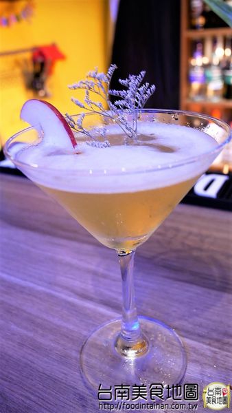 Faith Bar:【台南市-東區美食】與當季水果特調出繽紛美酒的『Faith Bar』~來場讓人悸動的微醺吧!現更不定期推出以酒會友的活動唷d=(´▽`)=b Faith Bar:【台南市-東區美食】與當季水果特調出繽紛美酒的『Faith Bar』~來場讓人悸動的微醺吧!現更不定期推出以酒會友的活動唷d=(´▽`)=b