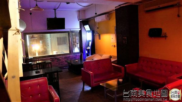 Faith Bar:【台南市-東區美食】與當季水果特調出繽紛美酒的『Faith Bar』~來場讓人悸動的微醺吧!現更不定期推出以酒會友的活動唷d=(´▽`)=b Faith Bar:【台南市-東區美食】與當季水果特調出繽紛美酒的『Faith Bar』~來場讓人悸動的微醺吧!現更不定期推出以酒會友的活動唷d=(´▽`)=b