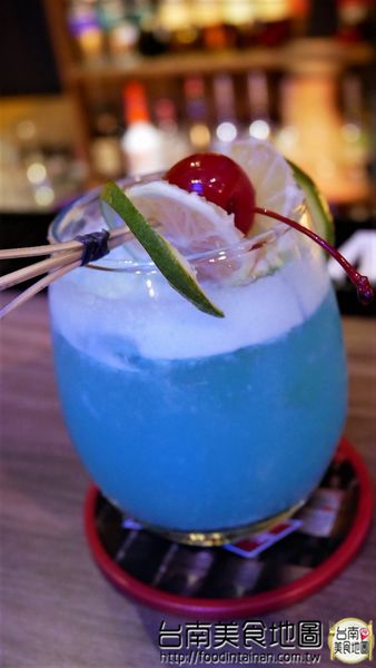 Faith Bar:【台南市-東區美食】與當季水果特調出繽紛美酒的『Faith Bar』~來場讓人悸動的微醺吧!現更不定期推出以酒會友的活動唷d=(´▽`)=b Faith Bar:【台南市-東區美食】與當季水果特調出繽紛美酒的『Faith Bar』~來場讓人悸動的微醺吧!現更不定期推出以酒會友的活動唷d=(´▽`)=b