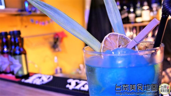 Faith Bar:【台南市-東區美食】與當季水果特調出繽紛美酒的『Faith Bar』~來場讓人悸動的微醺吧!現更不定期推出以酒會友的活動唷d=(´▽`)=b Faith Bar:【台南市-東區美食】與當季水果特調出繽紛美酒的『Faith Bar』~來場讓人悸動的微醺吧!現更不定期推出以酒會友的活動唷d=(´▽`)=b