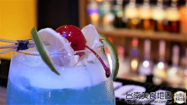 Faith Bar:【台南市-東區美食】與當季水果特調出繽紛美酒的『Faith Bar』~來場讓人悸動的微醺吧!現更不定期推出以酒會友的活動唷d=(´▽`)=b Faith Bar:【台南市-東區美食】與當季水果特調出繽紛美酒的『Faith Bar』~來場讓人悸動的微醺吧!現更不定期推出以酒會友的活動唷d=(´▽`)=b