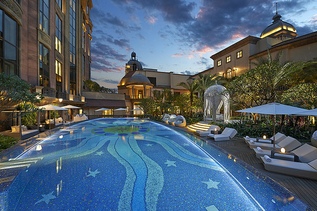 54MOTPE Swimming Pool 泳池