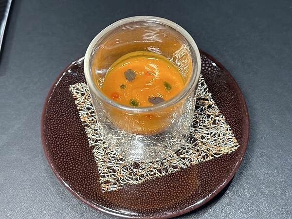 台北市信義區[信義區美食] 侯布雄法式餐廳 貴婦百貨米其林二星法式料理 L'Atelier de Joël Robuchon Taipei #市政府站美