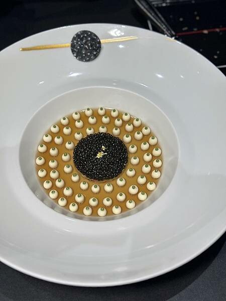 台北市信義區[信義區美食] 侯布雄法式餐廳 貴婦百貨米其林二星法式料理 L'Atelier de Joël Robuchon Taipei #市政府站美