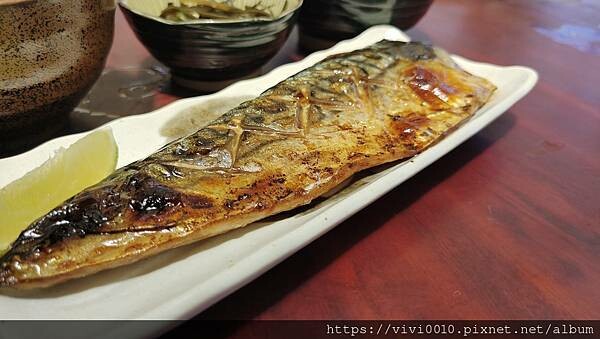 新北.貢寮-92K週末食堂一望無際的海上美景，濃郁沖繩風的海景小店，特色小點海葡萄、醃製白底仔新鮮又美味