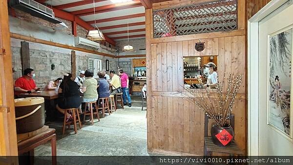 新北.貢寮-92K週末食堂一望無際的海上美景，濃郁沖繩風的海景小店，特色小點海葡萄、醃製白底仔新鮮又美味