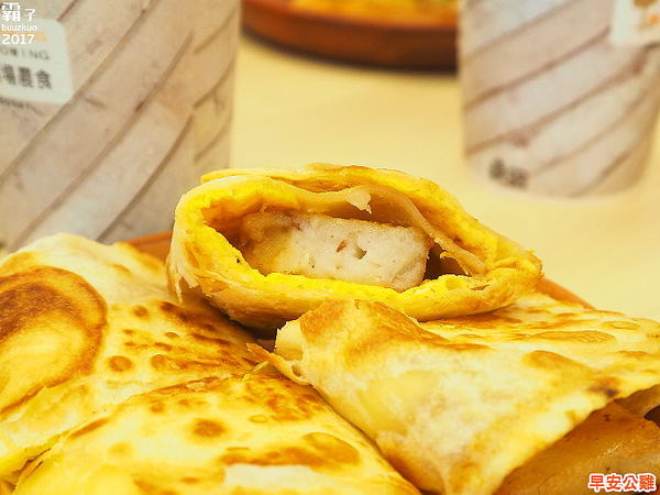 早安公雞(忠誠店)：早安公雞農場晨食，SOGO商圈也開一家囉～浩克雞腿堡好大一份阿~