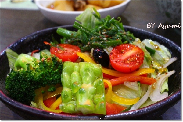 日廚：[食記]蘆洲CP值超高、平價美味、態度親切的日廚日本料理店，生魚片、丼飯、烤物都推!!!