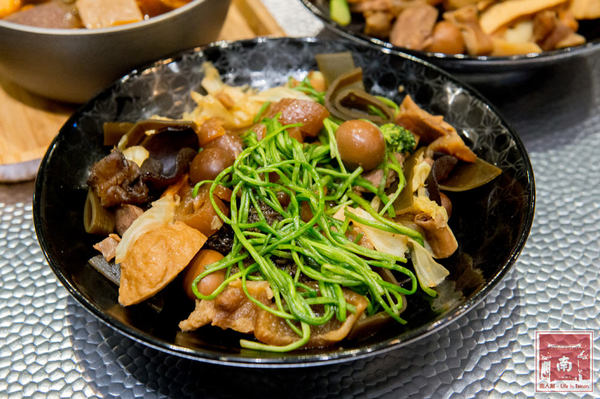 遇見滷水工坊:【台南美食】海安路美食|不沾醬滷味|黑豬肉燥飯|手工麵食|飲料免費喝~遇見滷水工坊