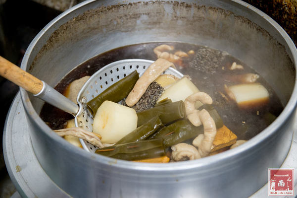 遇見滷水工坊:【台南美食】海安路美食|不沾醬滷味|黑豬肉燥飯|手工麵食|飲料免費喝~遇見滷水工坊