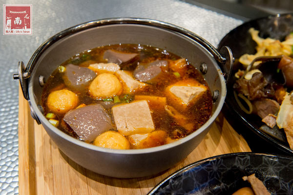 遇見滷水工坊:【台南美食】海安路美食|不沾醬滷味|黑豬肉燥飯|手工麵食|飲料免費喝~遇見滷水工坊