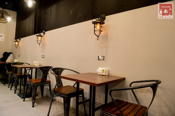 遇見滷水工坊：【台南美食】海安路美食｜不沾醬滷味｜黑豬肉燥飯｜手工麵食｜飲料免費喝~遇見滷水工坊