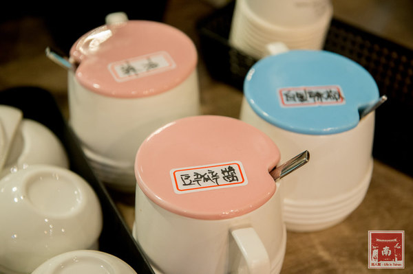 遇見滷水工坊:【台南美食】海安路美食|不沾醬滷味|黑豬肉燥飯|手工麵食|飲料免費喝~遇見滷水工坊