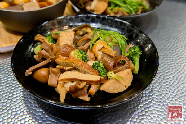 遇見滷水工坊:【台南美食】海安路美食|不沾醬滷味|黑豬肉燥飯|手工麵食|飲料免費喝~遇見滷水工坊