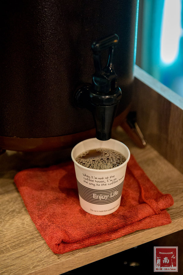 遇見滷水工坊:【台南美食】海安路美食|不沾醬滷味|黑豬肉燥飯|手工麵食|飲料免費喝~遇見滷水工坊