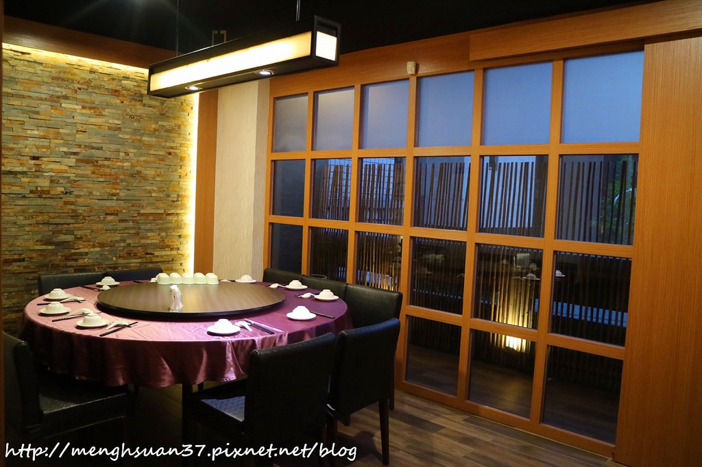 20180426_180426_0090