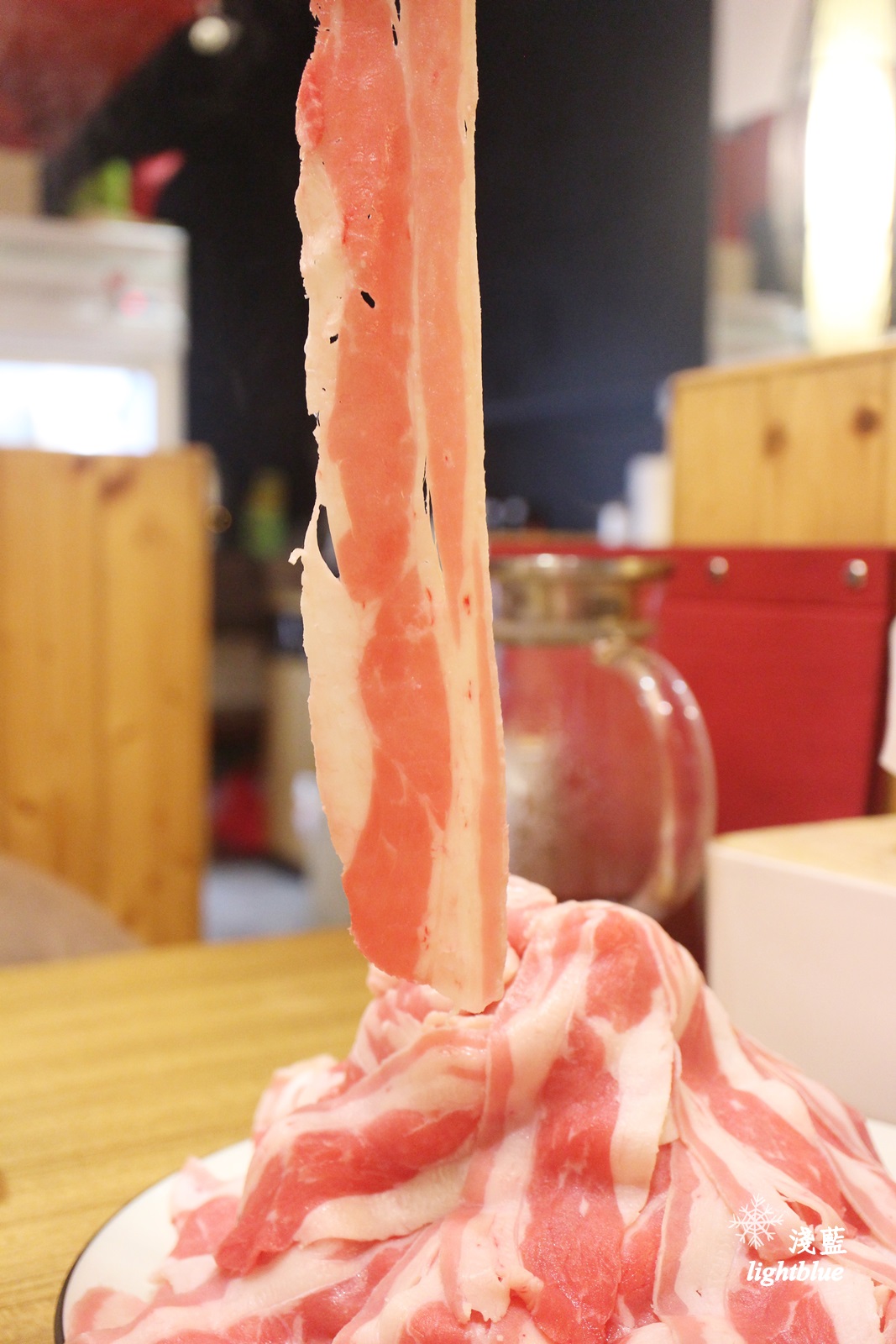 [ 松江南京站美食 ] 淺藍 × 婧shabu～超值獨享鍋有800g肉盤跟滿滿海鮮，小鳥胃不要試