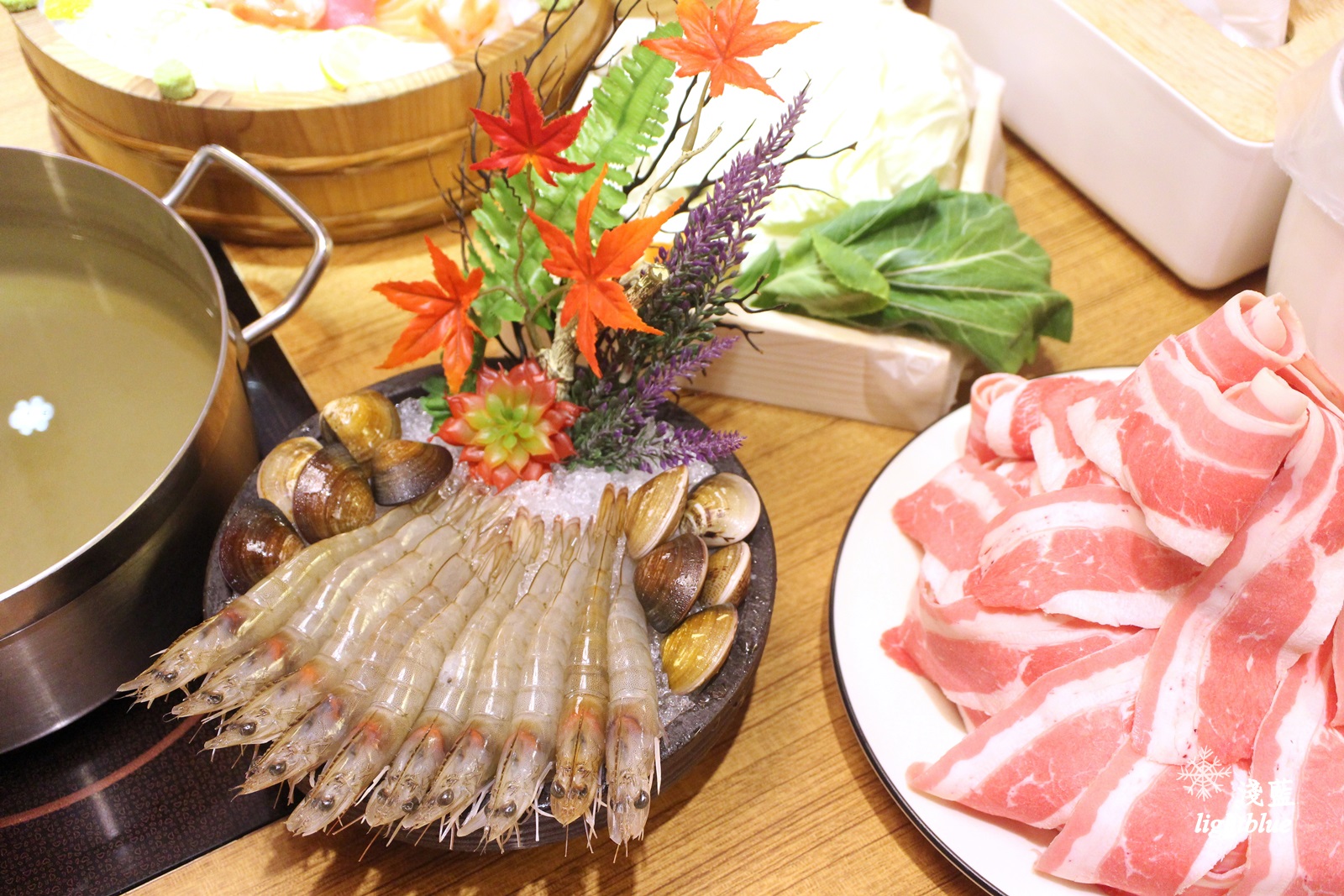 [ 松江南京站美食 ] 淺藍 × 婧shabu～超值獨享鍋有800g肉盤跟滿滿海鮮，小鳥胃不要試