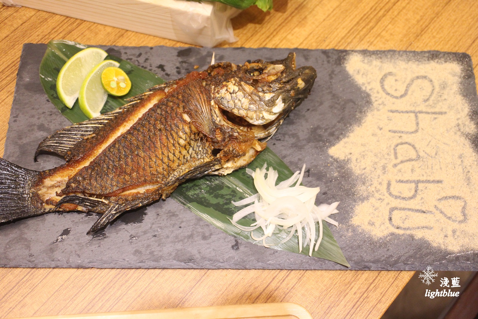 [ 松江南京站美食 ] 淺藍 × 婧shabu～超值獨享鍋有800g肉盤跟滿滿海鮮，小鳥胃不要試