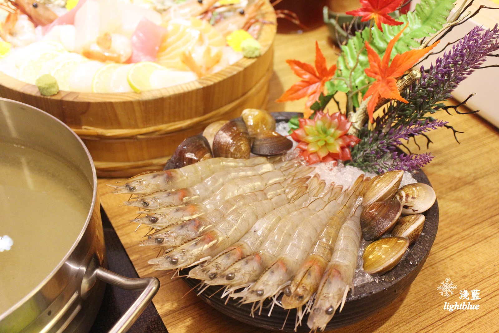 [ 松江南京站美食 ] 淺藍 × 婧shabu～超值獨享鍋有800g肉盤跟滿滿海鮮，小鳥胃不要試